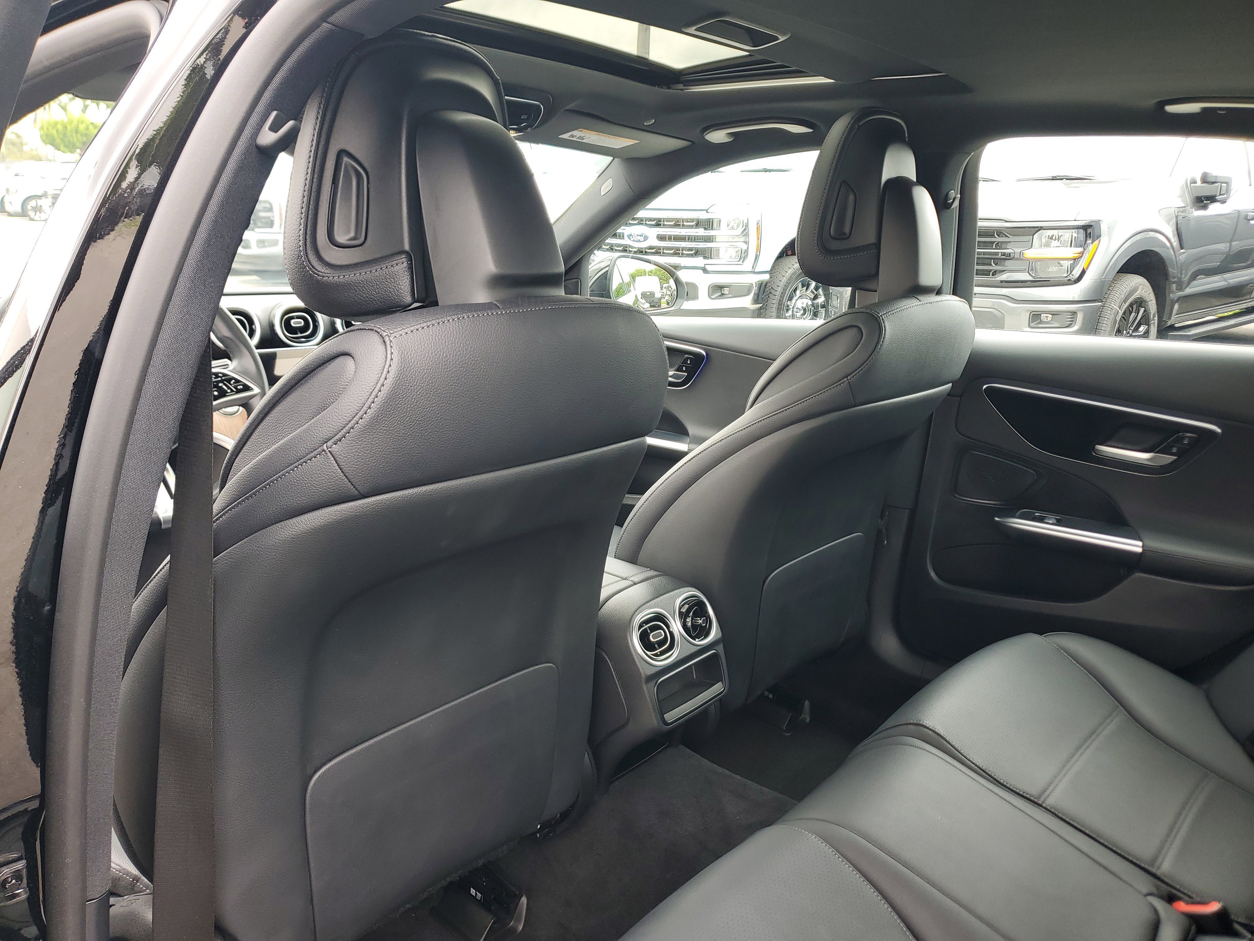 Used 2025 Mercedes-Benz C 300 Sedan image 14