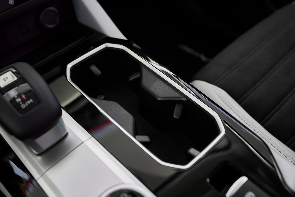 Used 2025 Mitsubishi Outlander SE FWD image 45