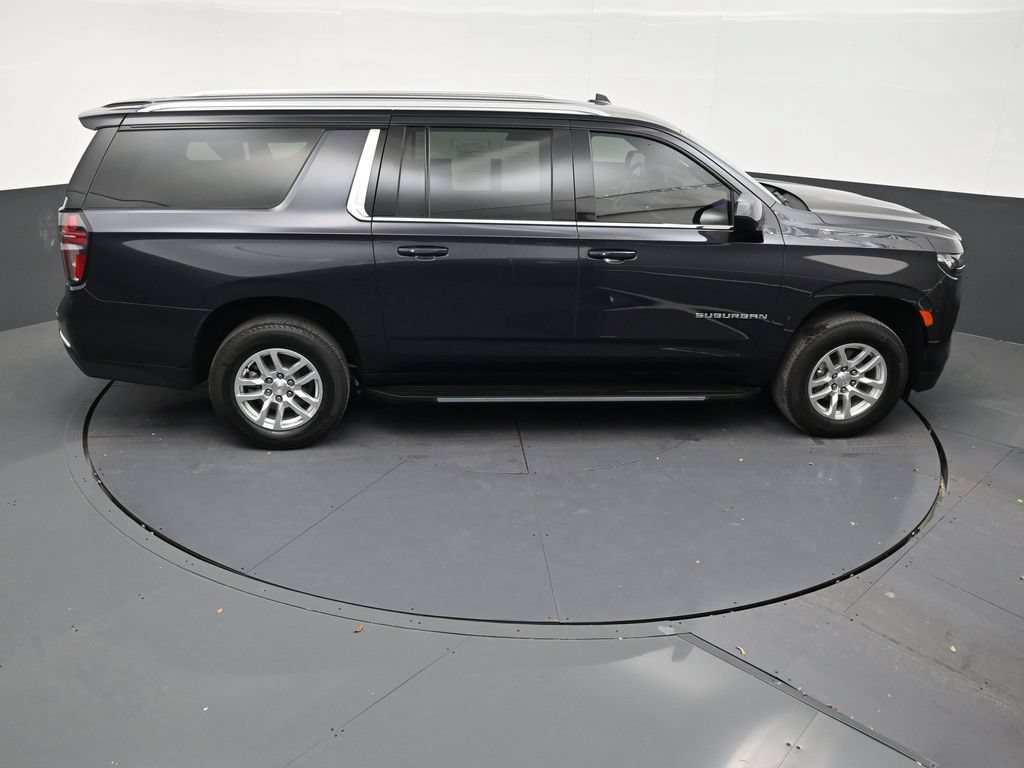 Used 2024 Chevrolet Suburban LS RWD image 17