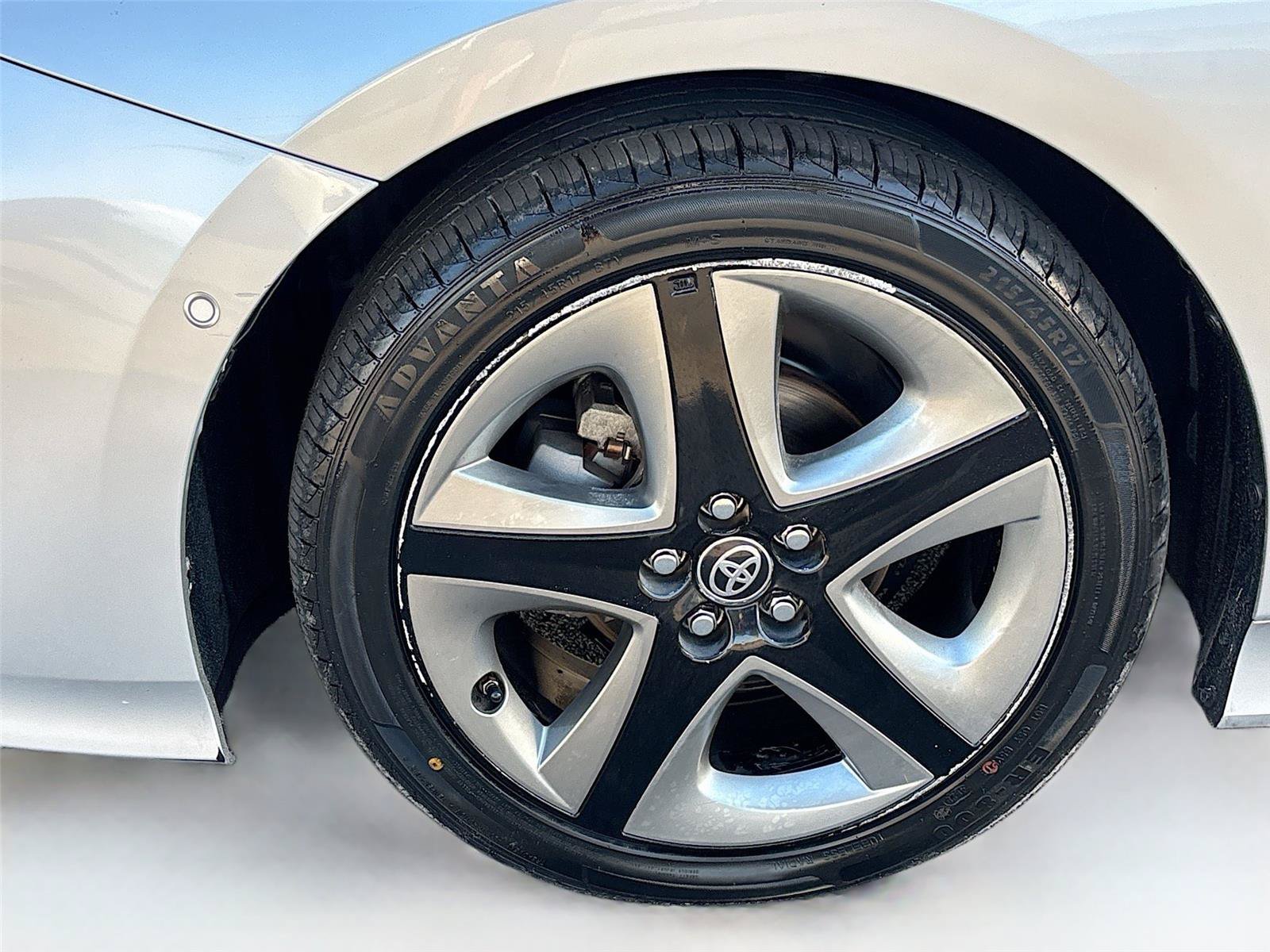 Used 2019 Toyota Prius Limited FWD image 31