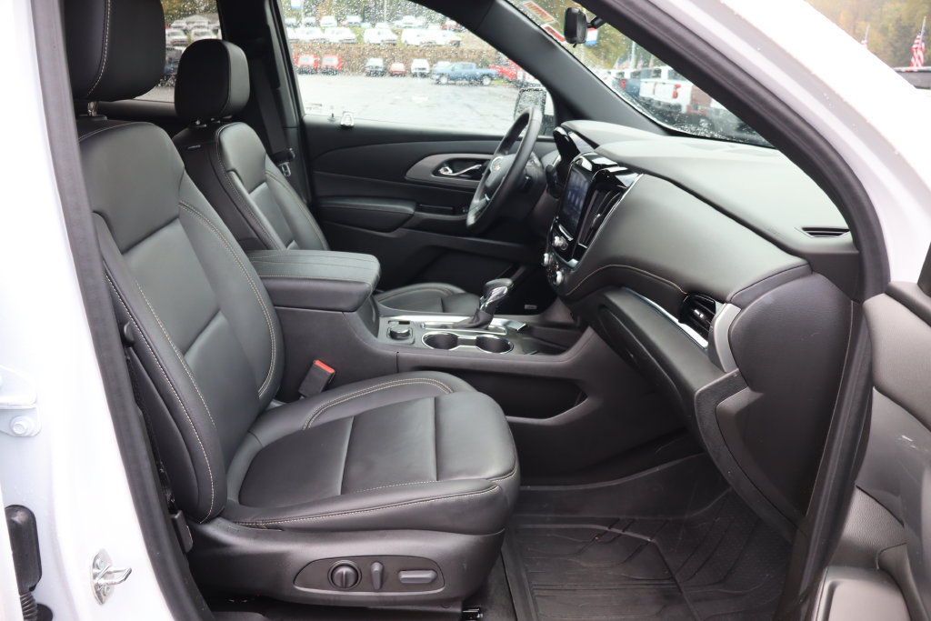 Used 2023 Chevrolet Traverse LT w/ LT Premium Package AWD/4WD image 23