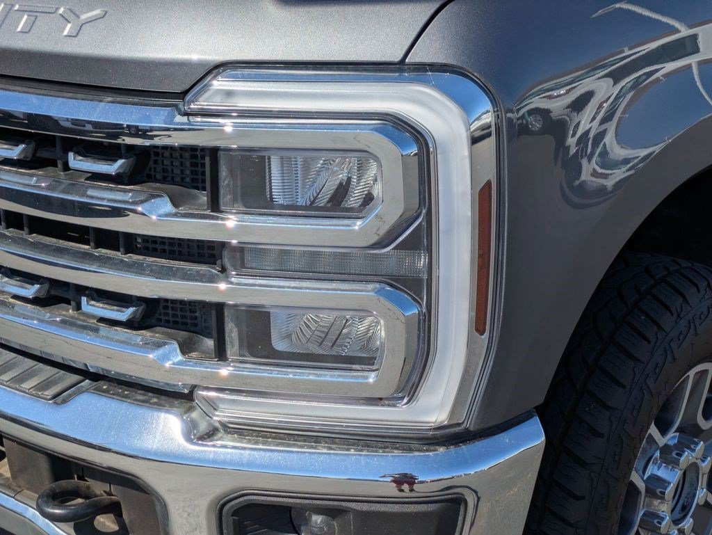 Used 2024 Ford F250 Lariat AWD/4WD image 9