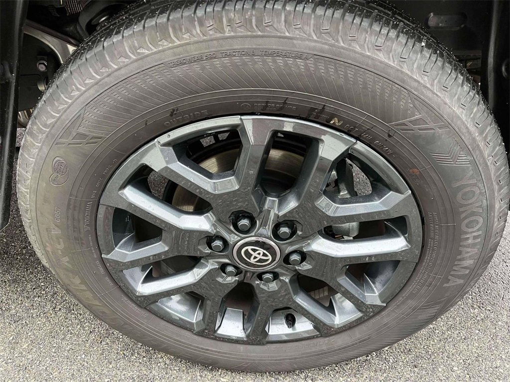 Used 2025 Toyota Tundra Platinum image 11