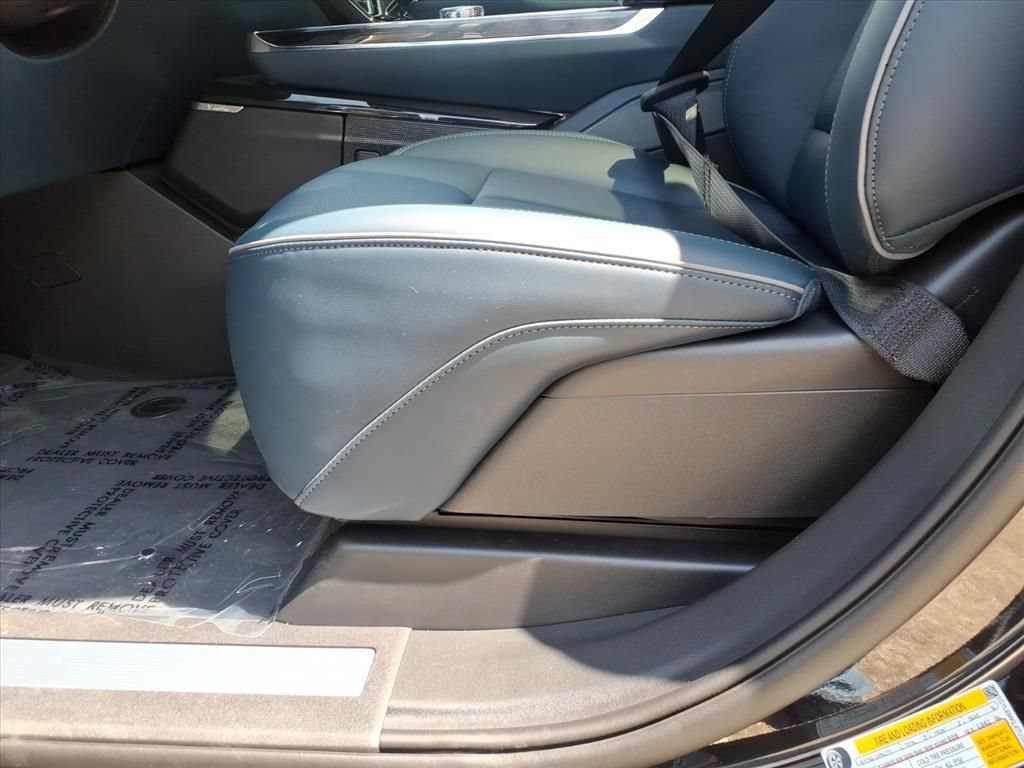 New 2026 Cadillac Escalade IQL Sport 2 w/ LPO, ONYX Package AWD/4WD image 24