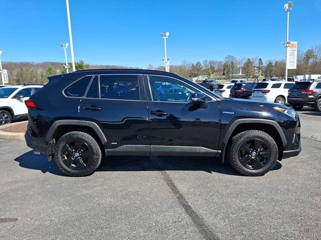 Used 2021 Toyota RAV4 XLE w/ Convenience Package image 9