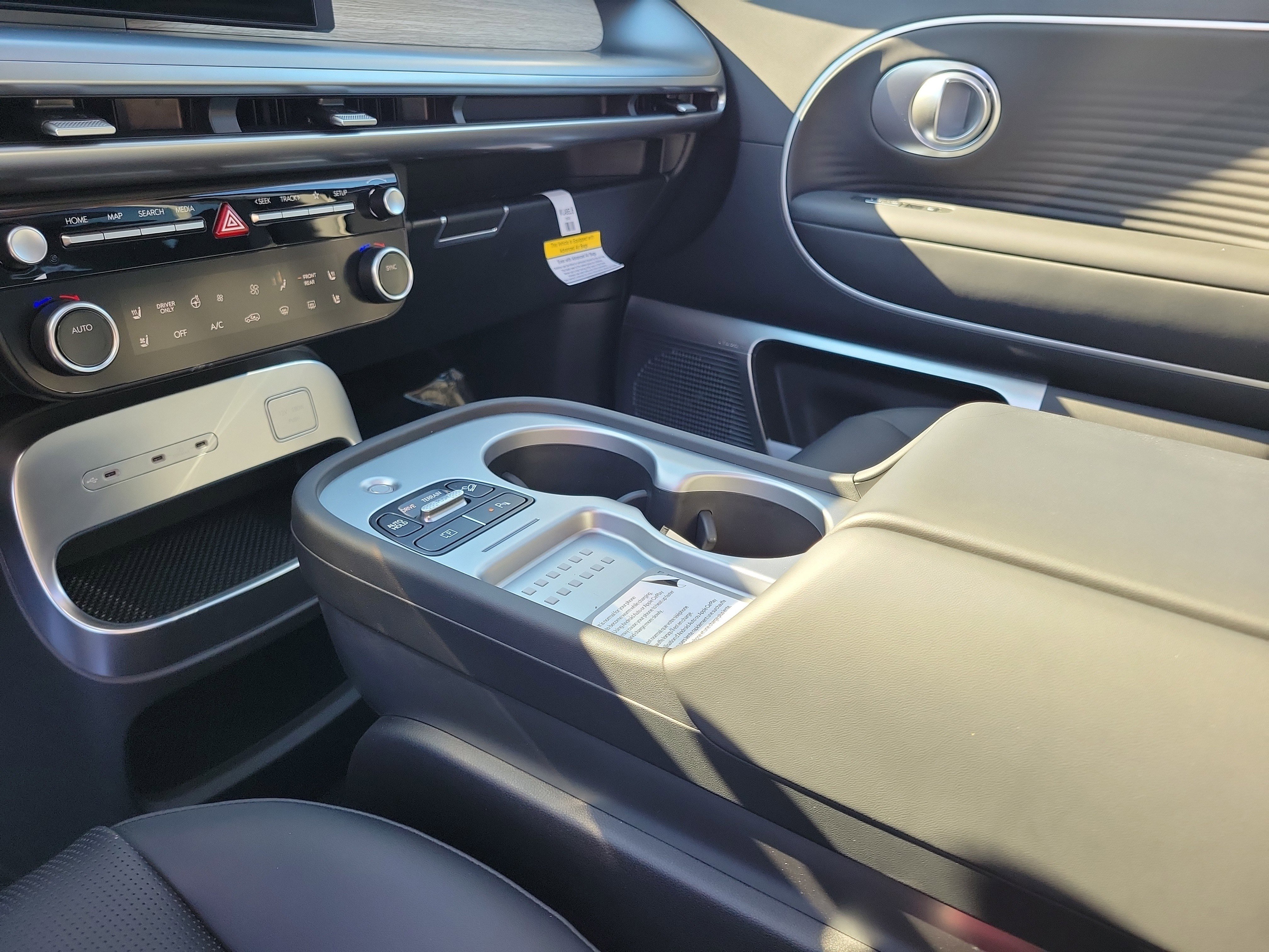 New 2026 Hyundai Ioniq 9 Limited image 13