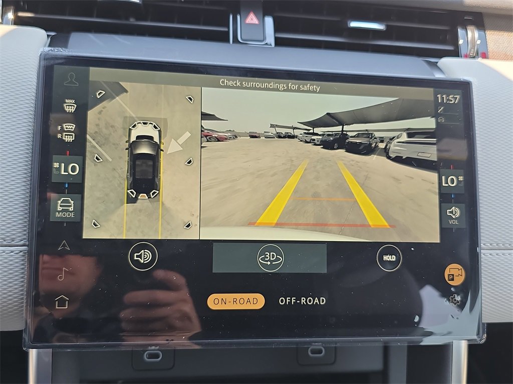 New 2025 Land Rover Discovery Sport Dynamic SE image 23