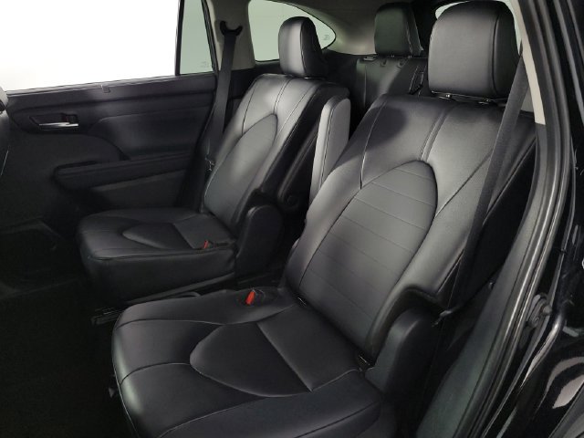 Used 2026 Toyota Highlander XLE AWD/4WD image 18