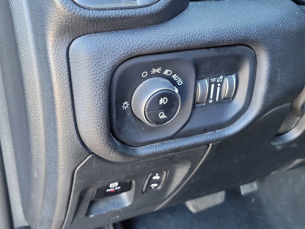 Used 2025 RAM 1500 Laramie image 18