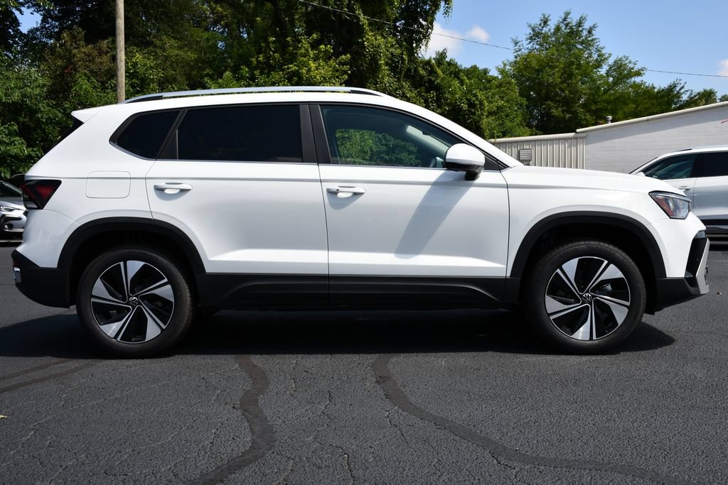 New 2026 Volkswagen Taos SE AWD/4WD image 8