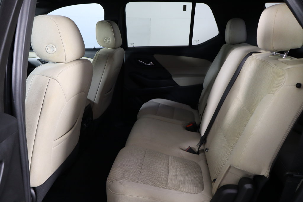 Used 2023 Chevrolet Traverse LS FWD image 16