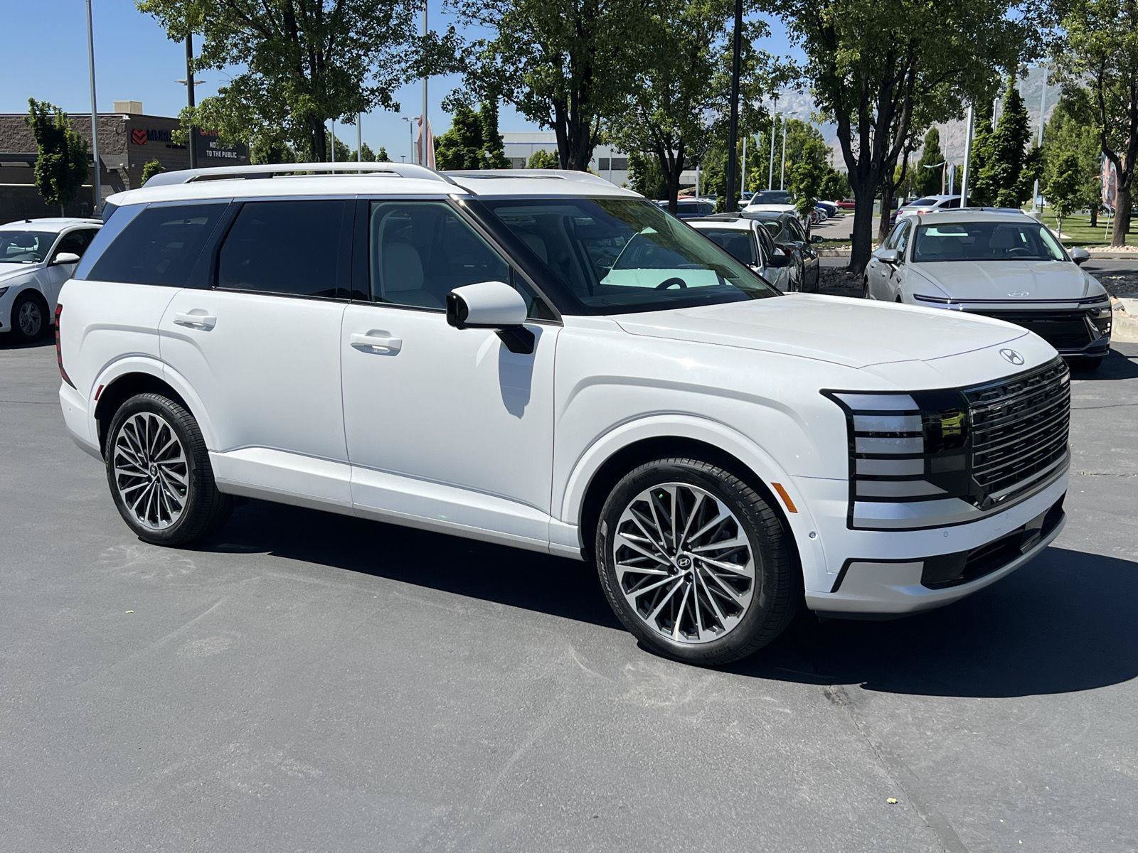 Certified 2026 Hyundai Palisade Calligraphy AWD/4WD image 5