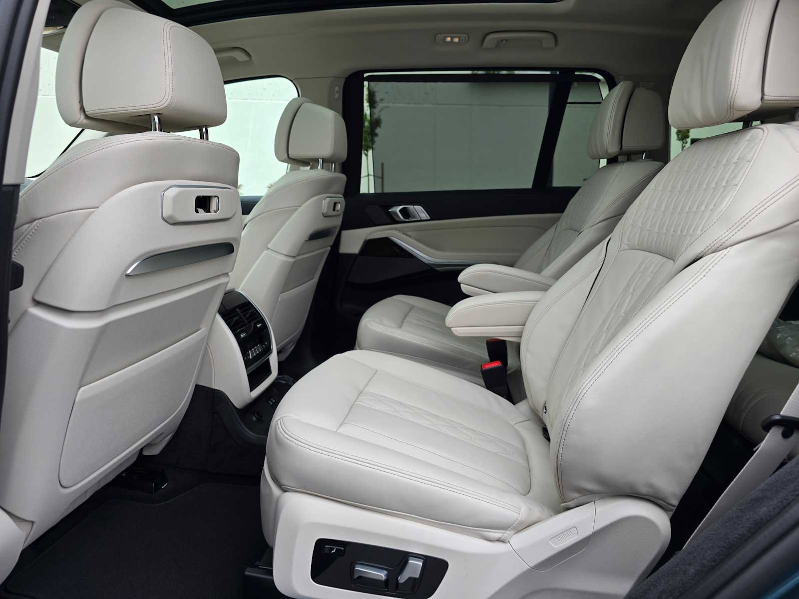 New 2026 BMW X7 xDrive40i w/ Executive Package image 18