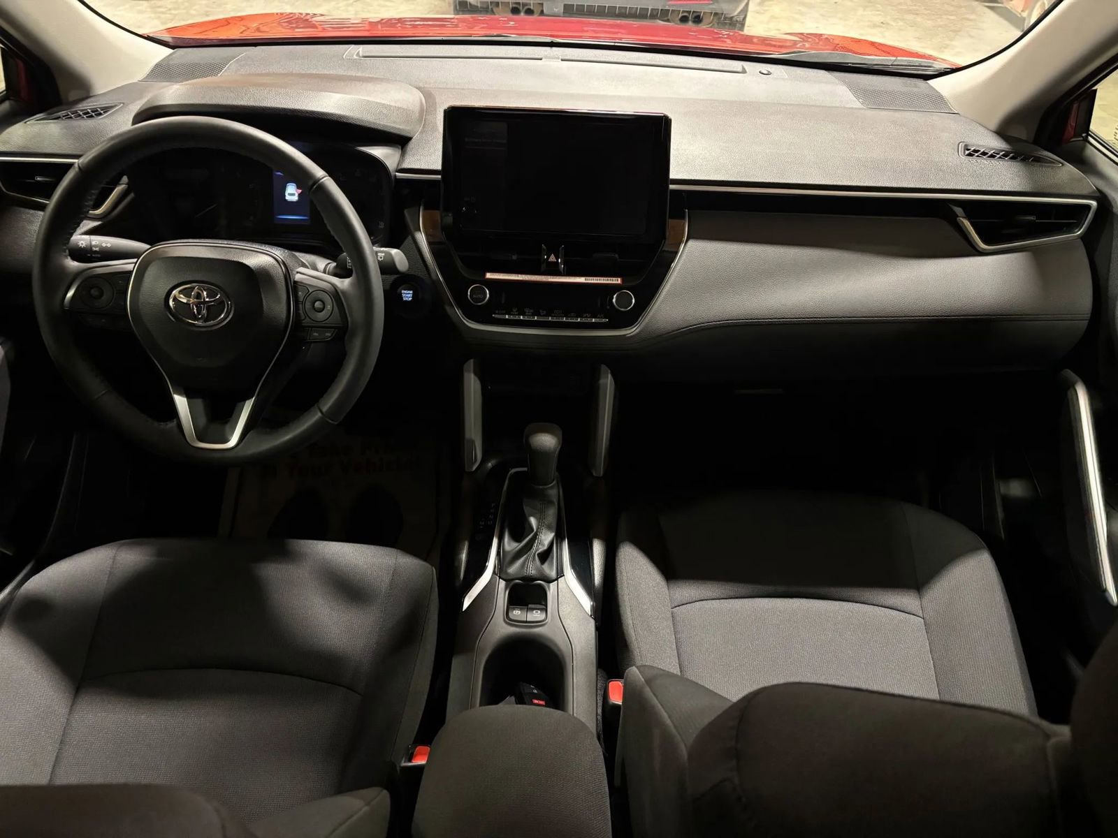 Used 2024 Toyota Corolla Cross LE image 33