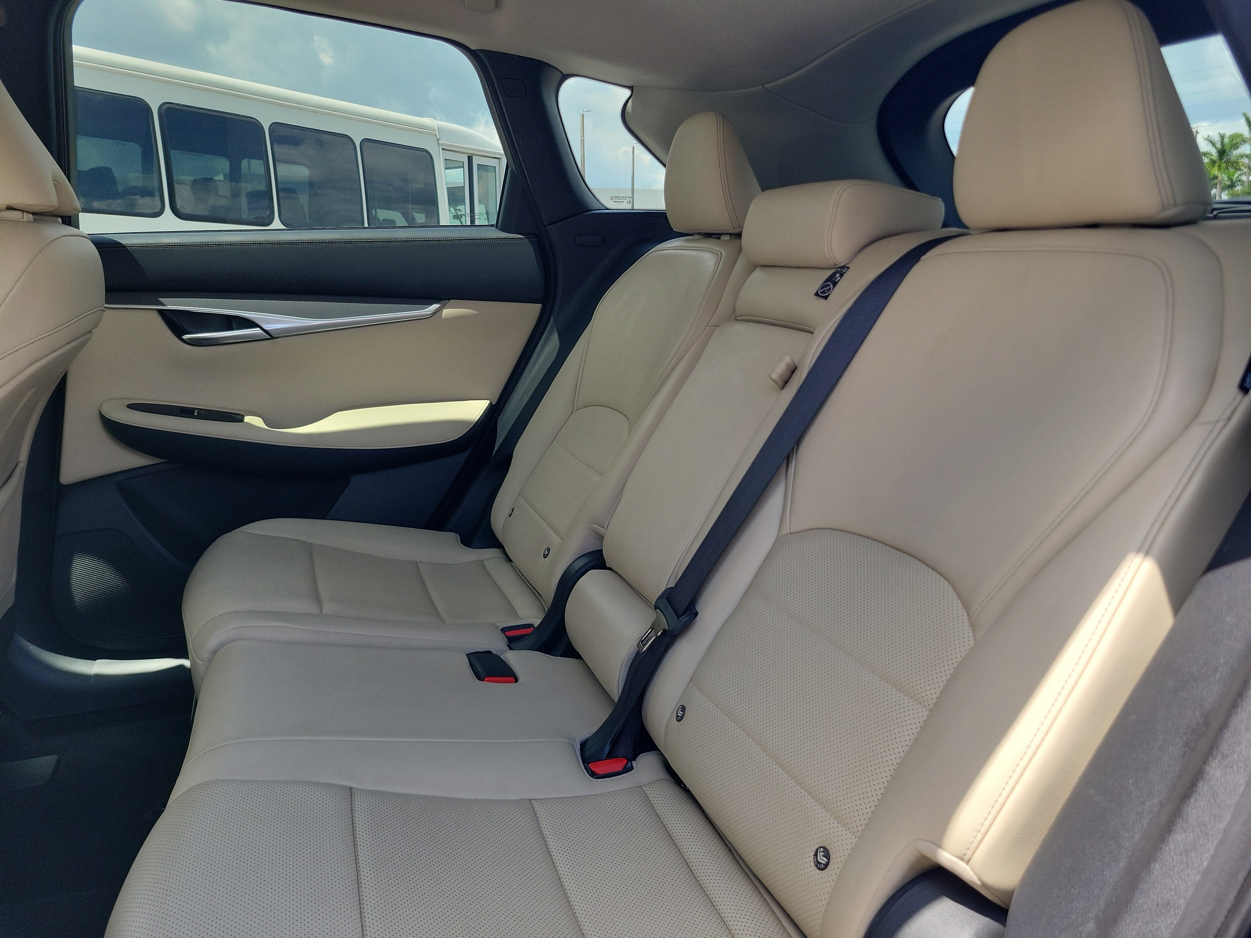 Used 2022 INFINITI QX50 Luxe FWD image 15