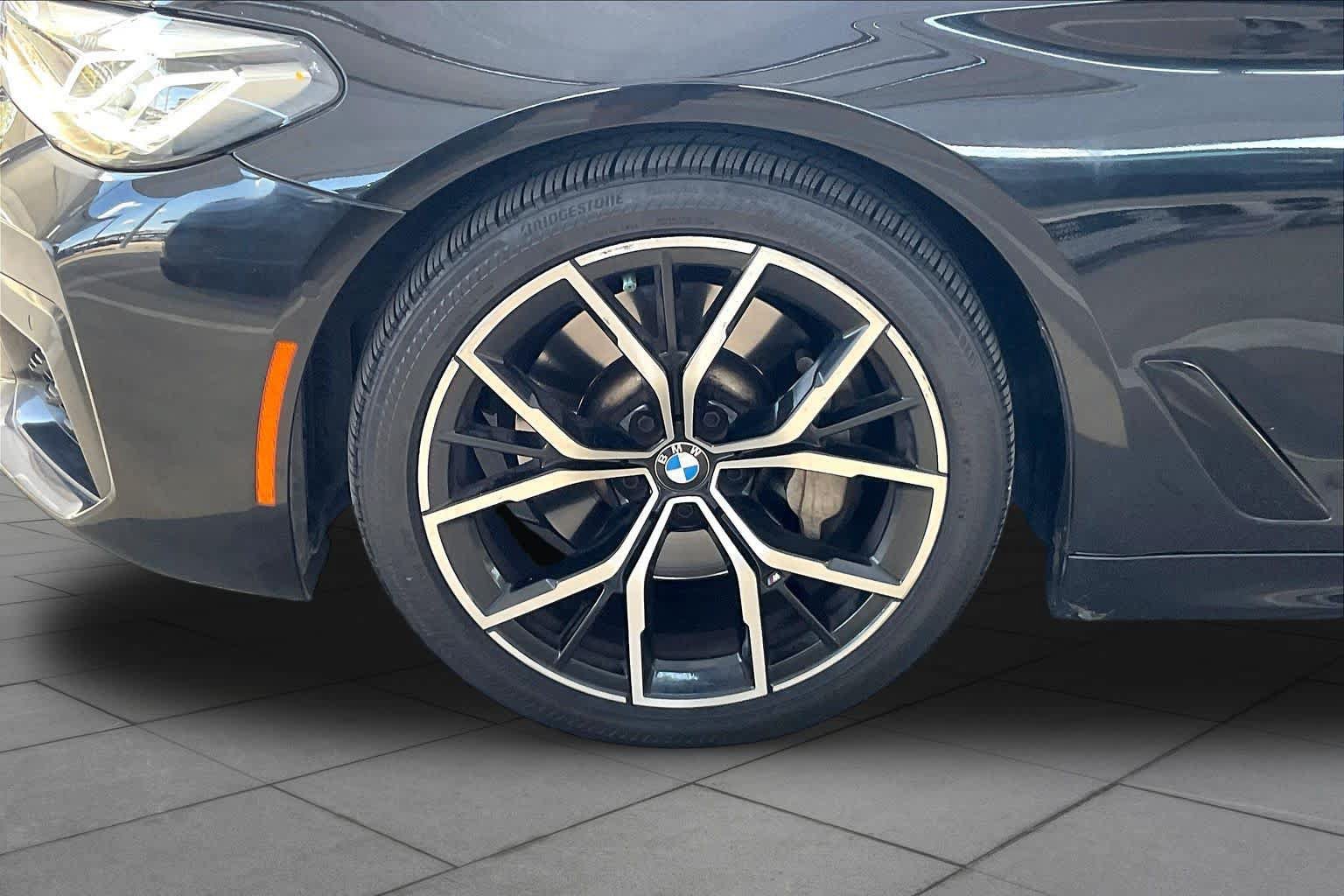 Used 2021 BMW 530i w/ M Sport Package RWD image 11