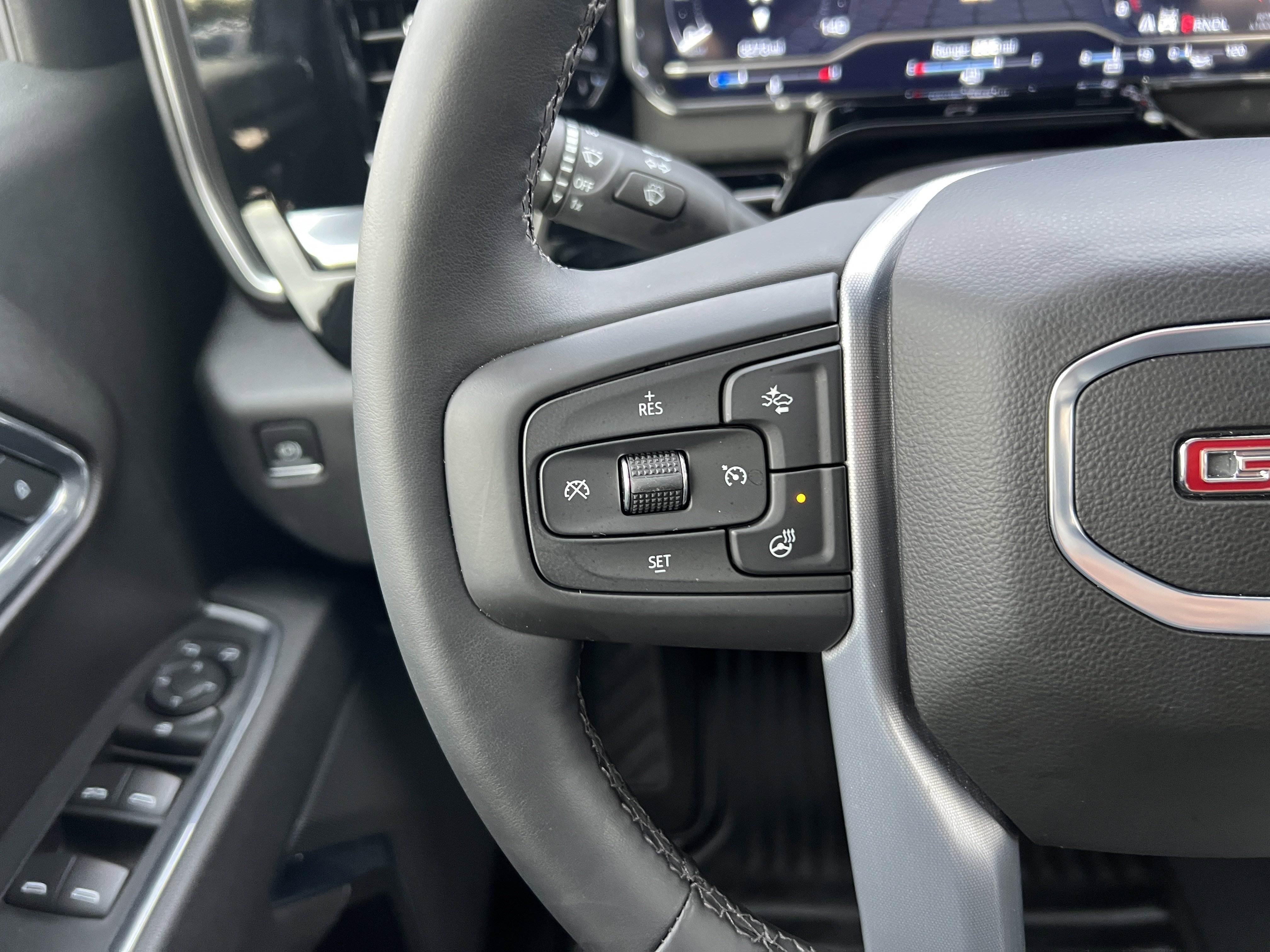 Used 2025 GMC Sierra 1500 Elevation image 26