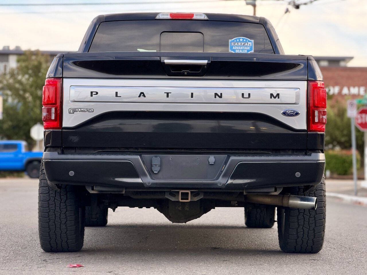 Used 2015 Ford F150 Platinum w/ Equipment Group 701A Luxury AWD/4WD image 13