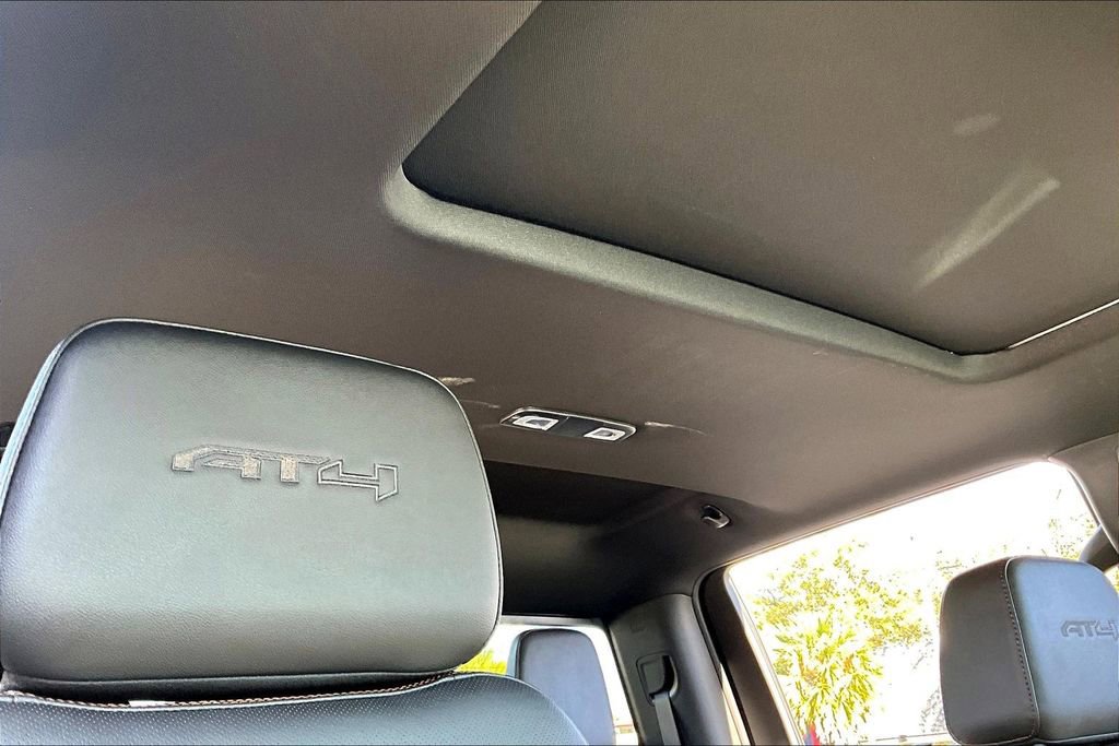 Used 2025 GMC Sierra 2500 AT4 w/ AT4 Premium Plus Package image 26