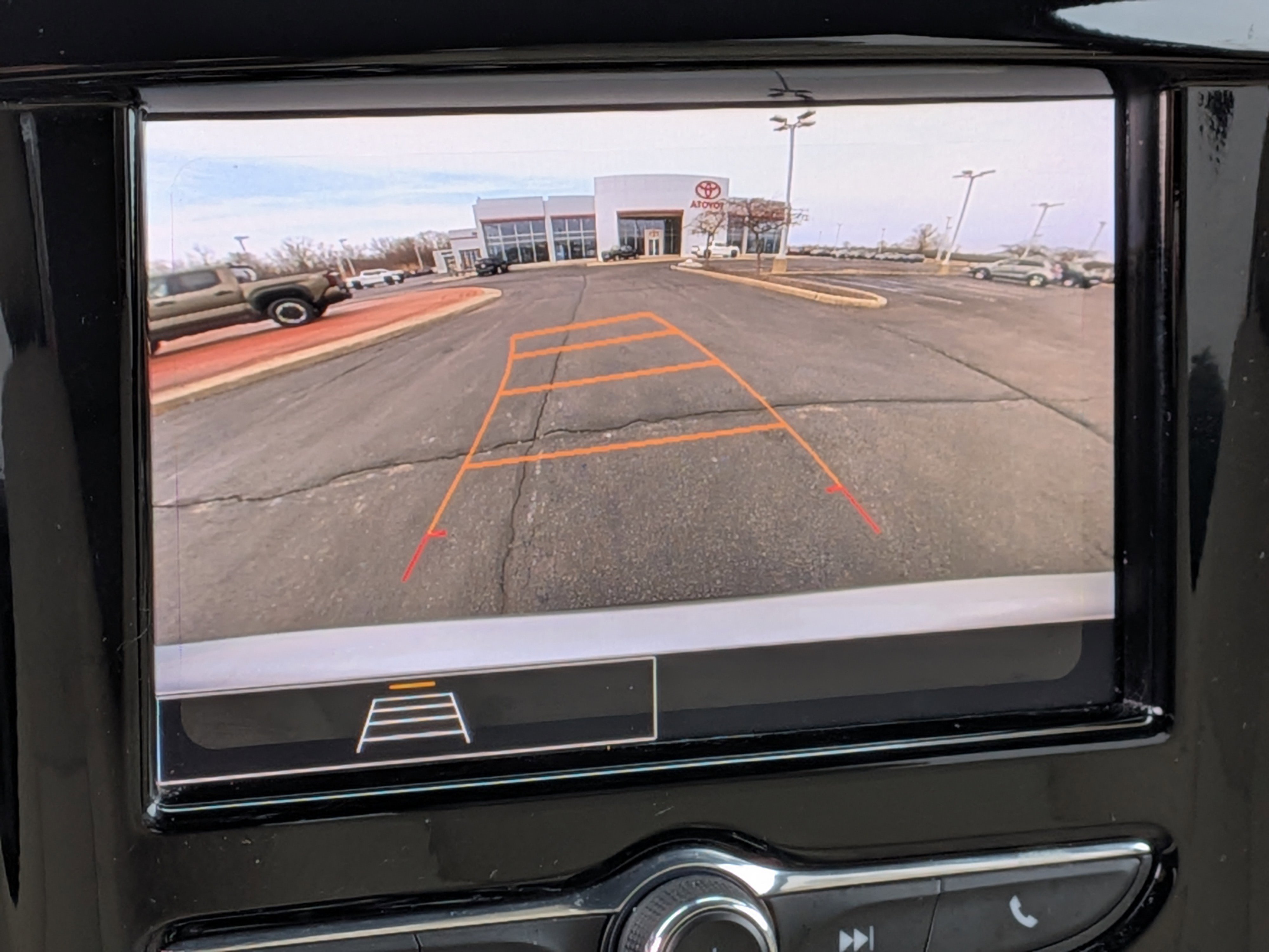 Used 2022 Chevrolet Traverse LS image 34