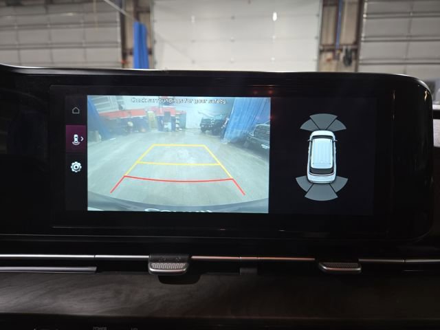 Used 2022 Kia Carnival EX image 27