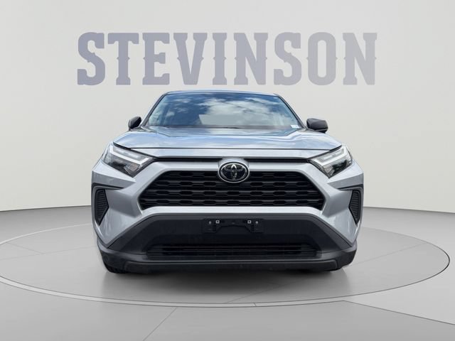 Used 2025 Toyota RAV4 LE AWD/4WD image 8