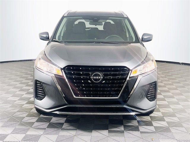 Used 2023 Nissan Kicks SV image 3