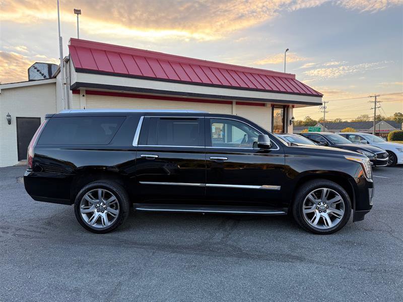 Used 2015 Cadillac Escalade ESV Luxury image 4