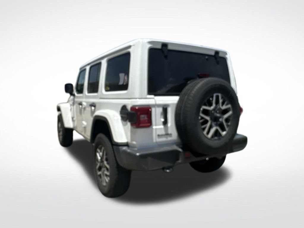 Used 2025 Jeep Wrangler Unlimited Sahara AWD/4WD image 9