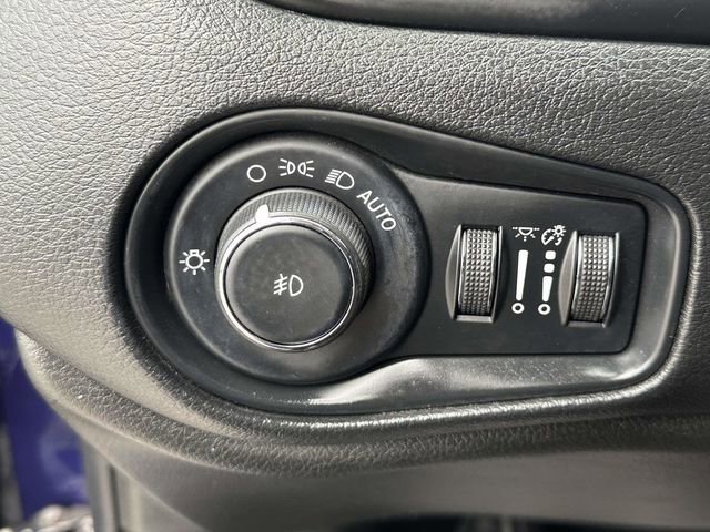 Used 2020 Jeep Renegade Latitude w/ Popular Equipment Group AWD/4WD image 15