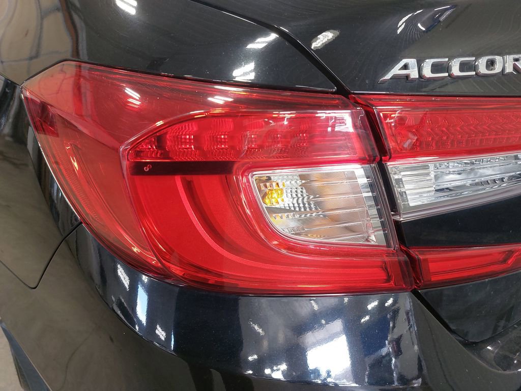 Used 2018 Honda Accord LX image 29
