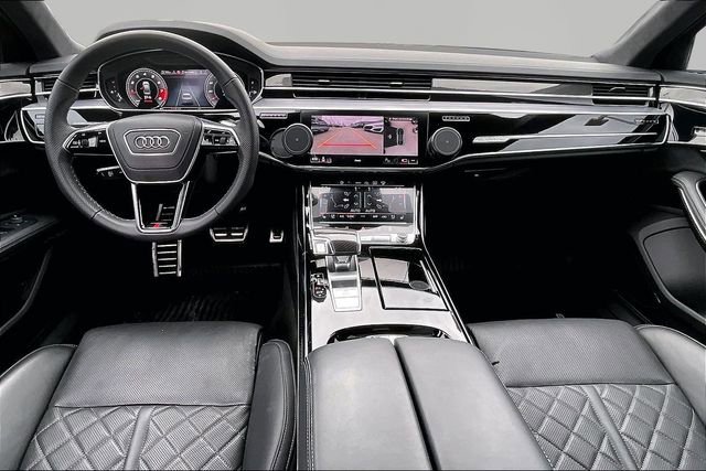 Used 2024 Audi S8 w/ S8 Comfort Plus Package AWD/4WD image 15