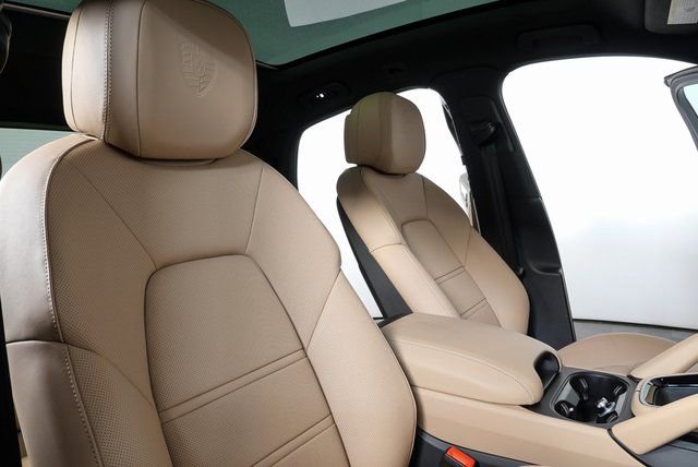 New 2026 Porsche Cayenne S image 23