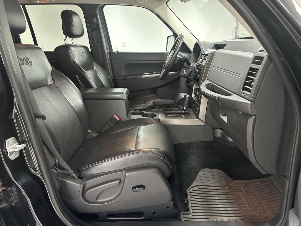 Used 2012 Jeep Liberty Limited Jet AWD/4WD image 18