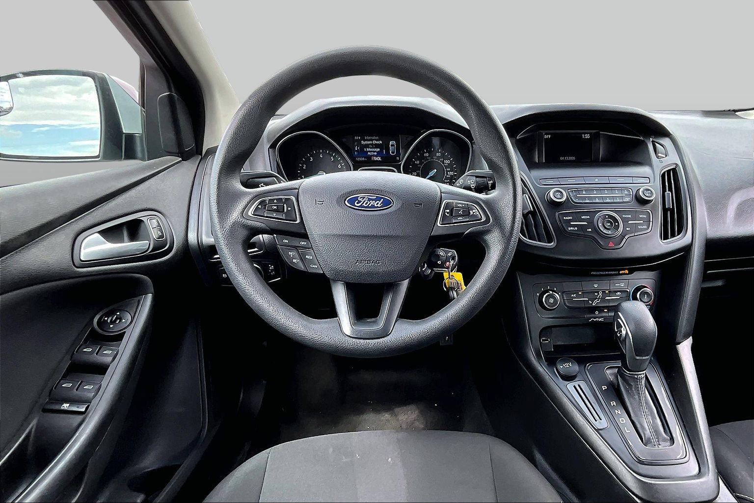 Used 2018 Ford Focus SE FWD image 5