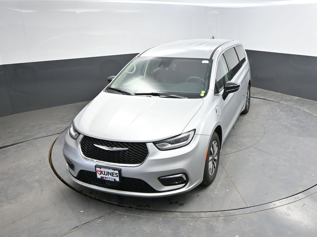 Used 2024 Chrysler Pacifica Select FWD image 26