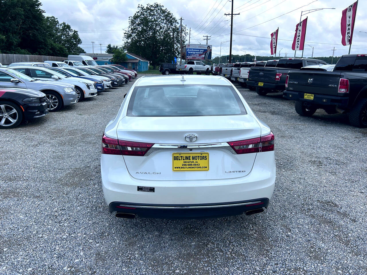Used 2018 Toyota Avalon Limited image 18