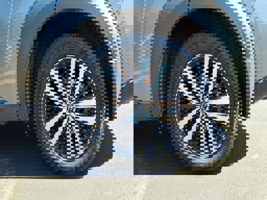 Used 2023 Nissan Pathfinder Platinum image 24