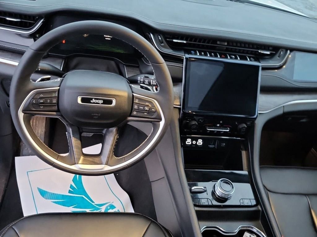 Used 2024 Jeep Grand Cherokee Limited 4xe image 9