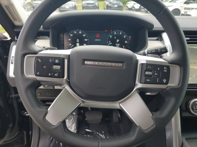 Certified 2025 Land Rover Discovery S AWD/4WD image 19