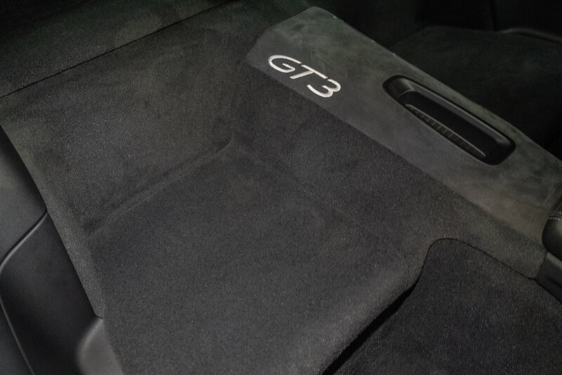 Used 2018 Porsche 911 GT3 RWD image 41