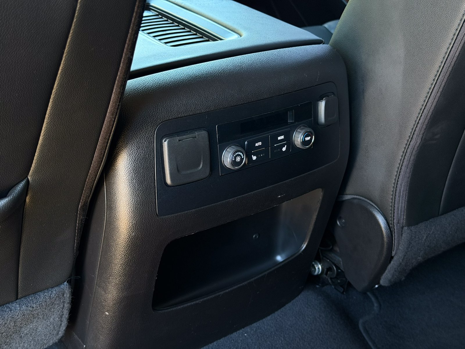 Used 2019 Chevrolet Tahoe Premier RWD image 28