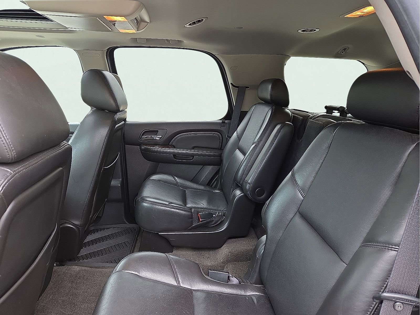 Used 2010 GMC Yukon Denali AWD/4WD image 9