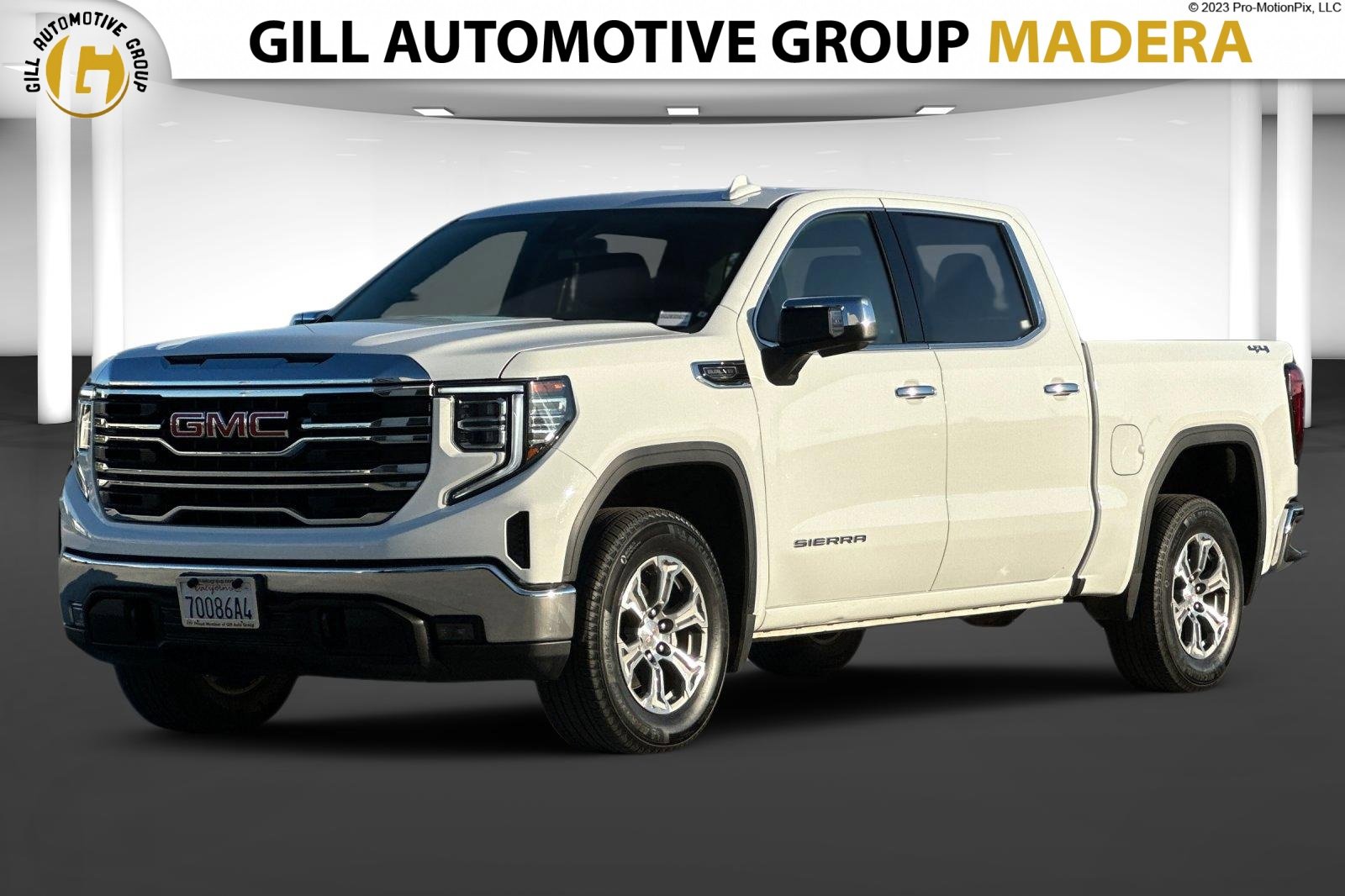 Used 2025 GMC Sierra 1500 SLT image 1