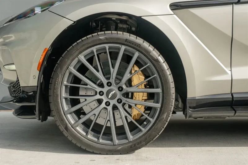 Used 2023 Aston Martin DBX 707 image 22