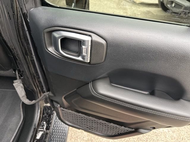 Used 2018 Jeep Wrangler Unlimited Sahara image 14