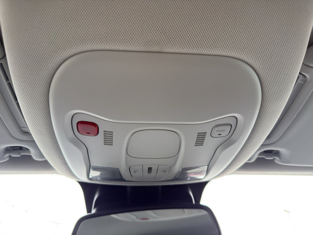 Used 2022 Jeep Renegade Trailhawk w/ Trailer Tow Group image 23