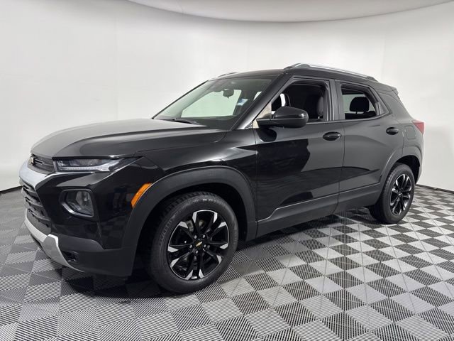 Used 2022 Chevrolet TrailBlazer LT image 2