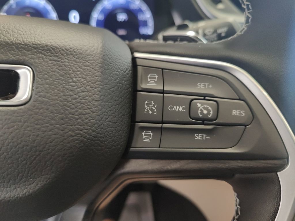 New 2025 Jeep Grand Cherokee L Limited w/ Luxury Tech Group II image 28