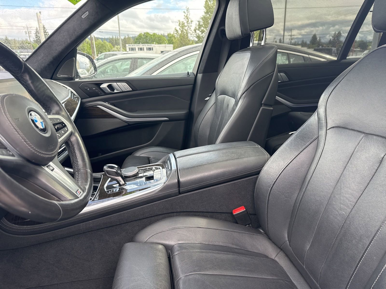 Used 2021 BMW X7 xDrive40i w/ M Sport Package AWD/4WD image 9